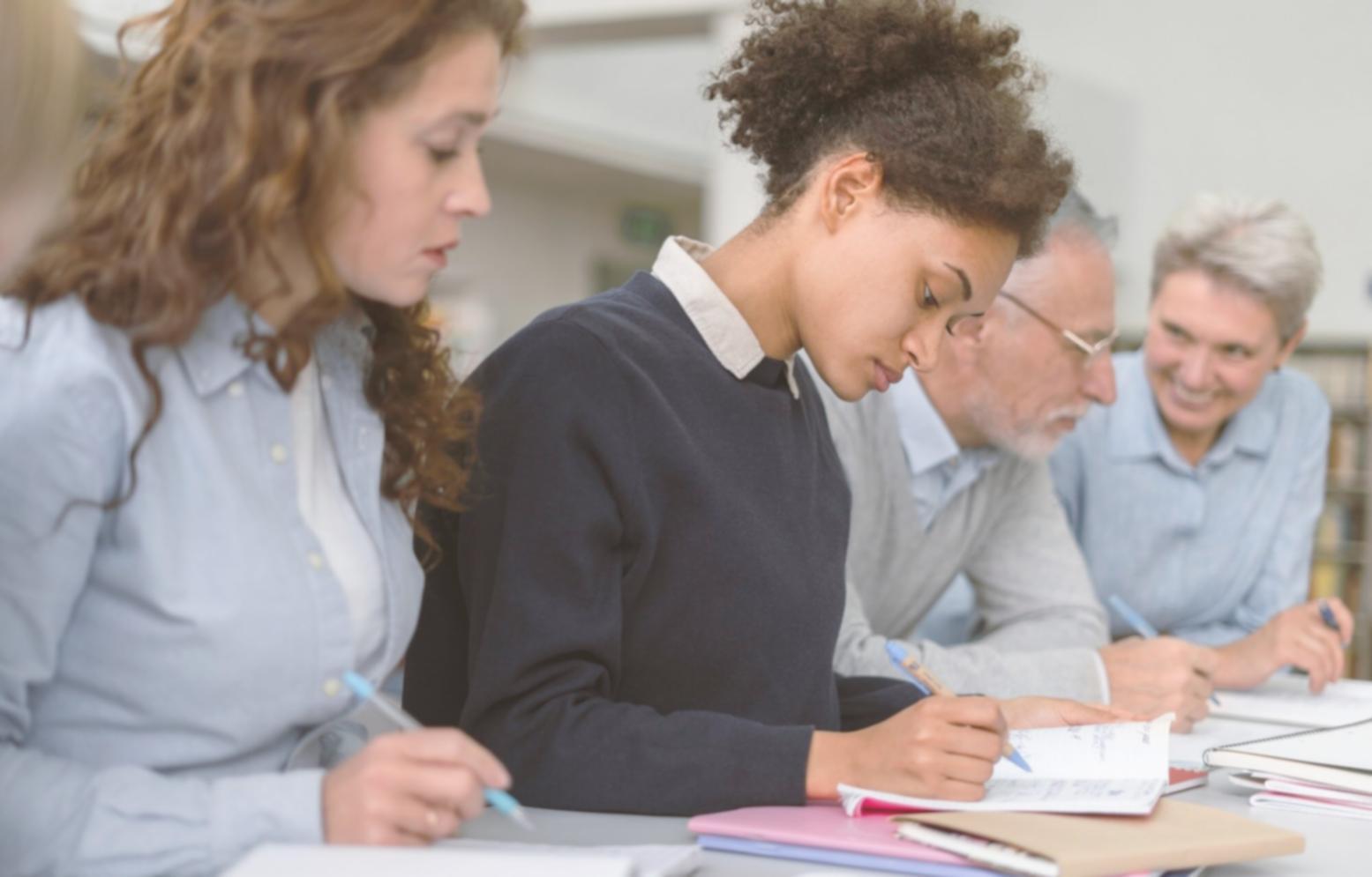 Session de travail collaboratif sur la planification budgétaire